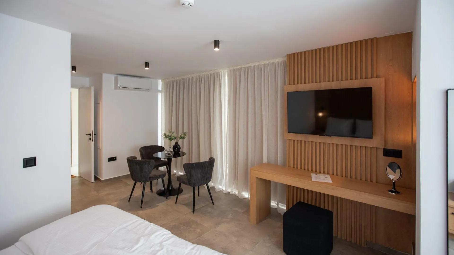 Griffin Suites Heraklion  Heraklion (Crete)